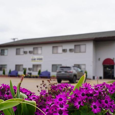 Model Towne Inn Motel Gwinn Kültér fotó