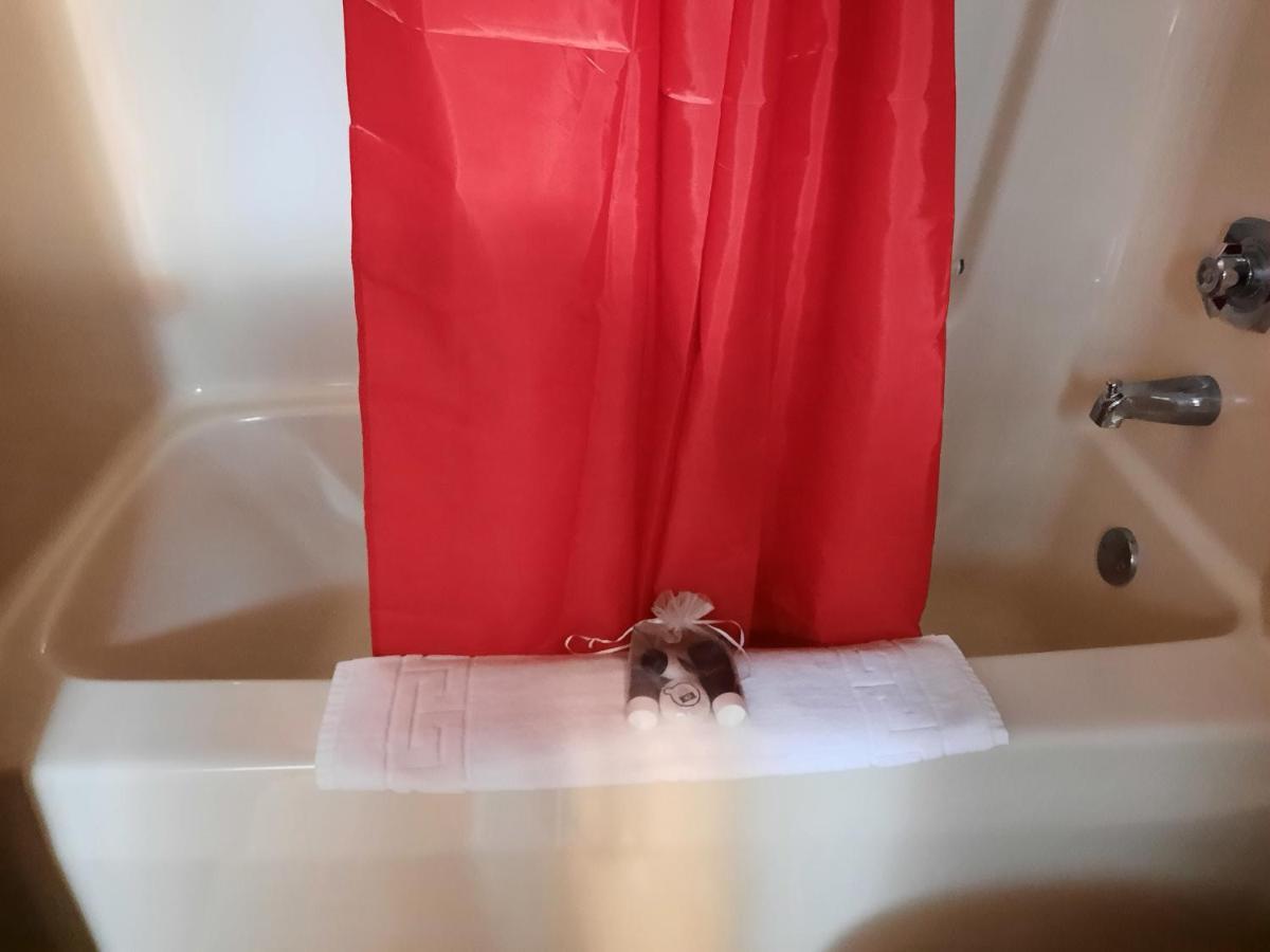 Model Towne Inn Motel Gwinn Kültér fotó