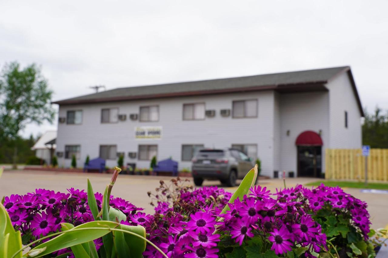 Model Towne Inn Motel Gwinn Kültér fotó