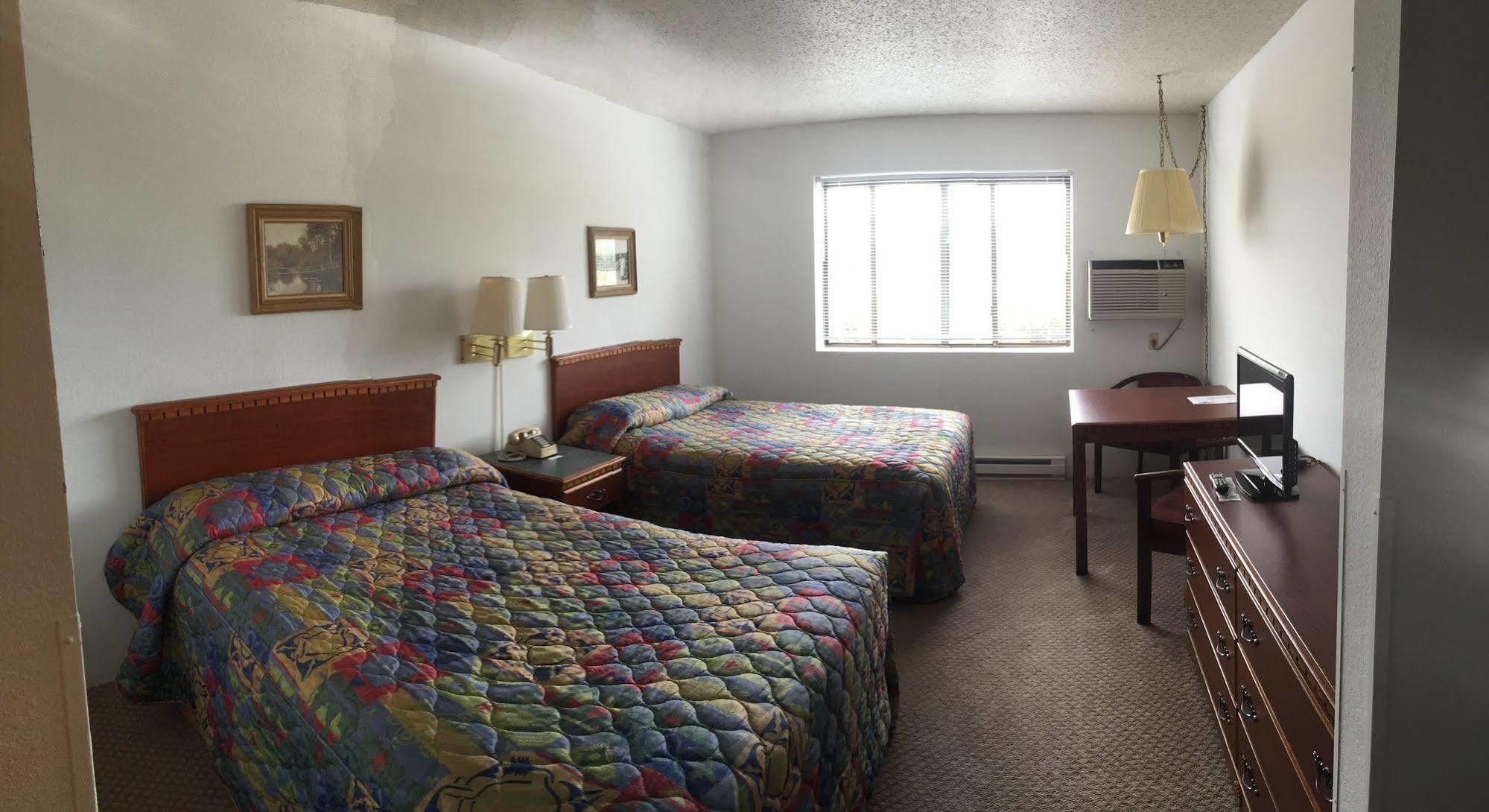 Model Towne Inn Motel Gwinn Kültér fotó